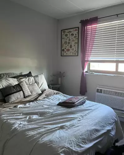 S Bed Brittany Apartments 2