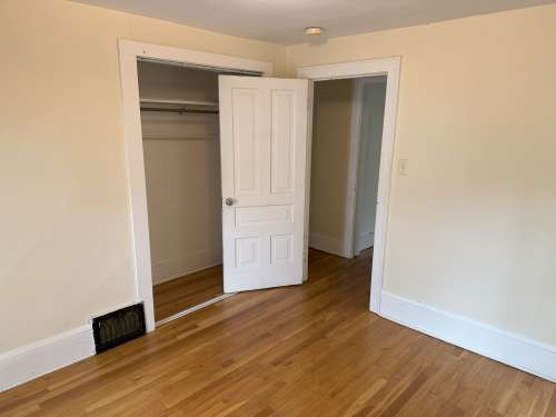 S Bed 230 Hudson St 18