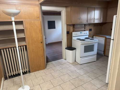S Bed 608 Chippewa St 14