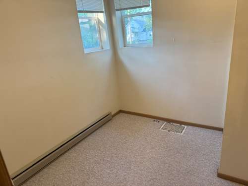 S Bed 222 Niagara St 26