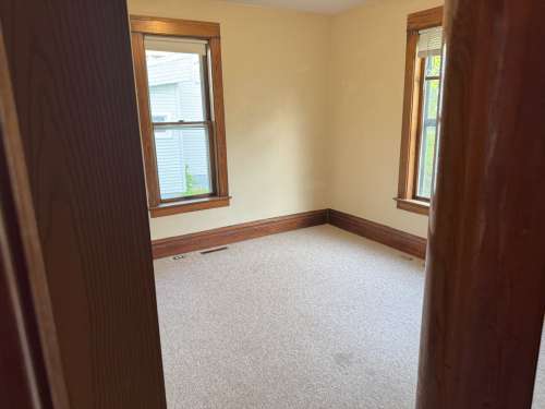 S Bed 222 Niagara St 31