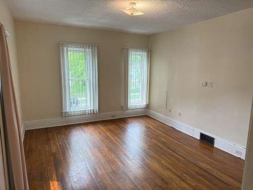 S Bed 230 Hudson St 26