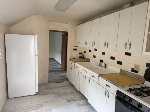 S Bed 428 Chippewa St 13