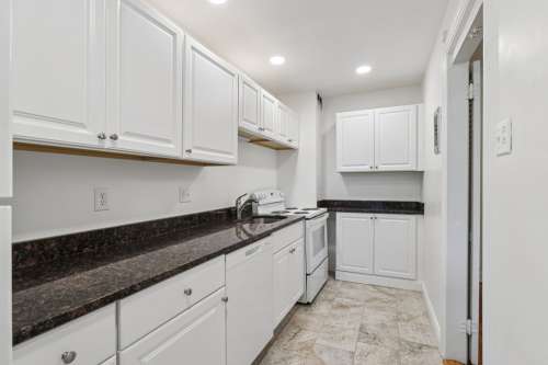 S Bed The Royal York Apartments 44