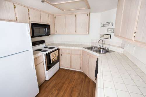 S Bed Greystone Apartments & Townhomes 99