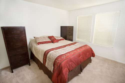 S Bed Greystone Apartments & Townhomes 98