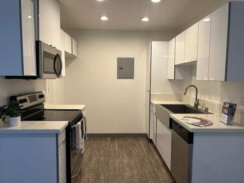 S Bed Uptown Fullerton 40