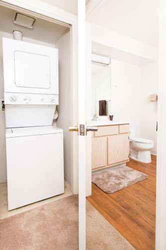 S Bed Greystone Apartments & Townhomes 97