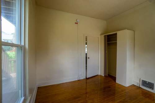 S Bed AVAILABLE 8/1/25 - First Floor Apartment One Block From Shop 12