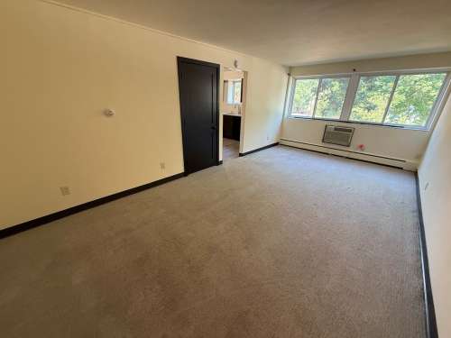 S Bed 241 Langdon 73