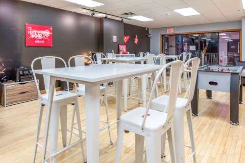 S Bed Collegiate Campus Apartments at UW-Madison 4