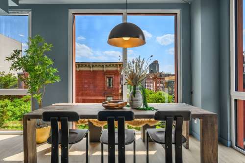 S Bed 1975 Madison Apartments 12