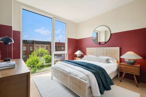 S Bed 1975 Madison Apartments 10