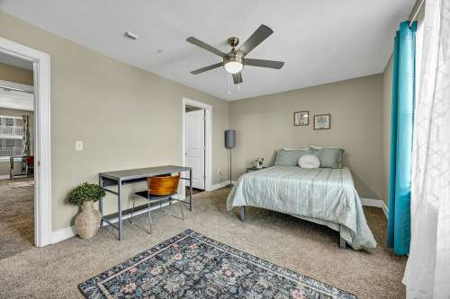 S Bed The Avenue at San Marcos Apartments 32