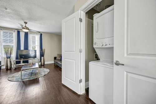 S Bed The Avenue at San Marcos Apartments 28