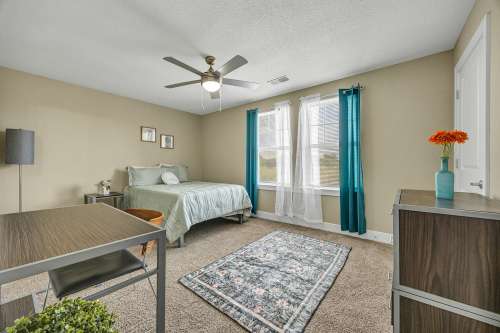 S Bed The Avenue at San Marcos Apartments 31