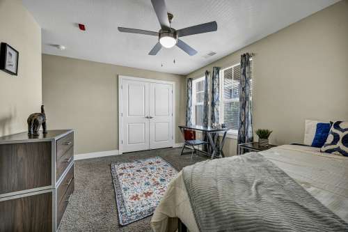 S Bed The Avenue at San Marcos Apartments 29