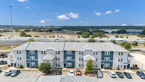 S Bed The Avenue at San Marcos Apartments 83
