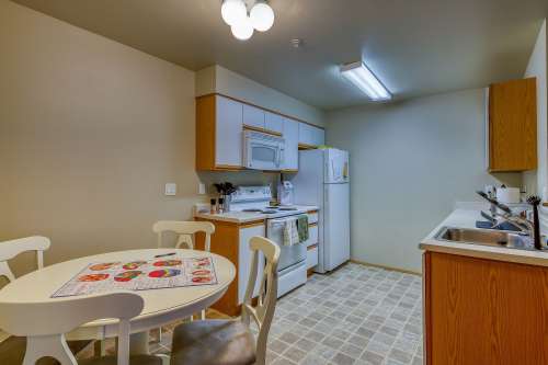 S Bed Emerald Downs Apartments 28