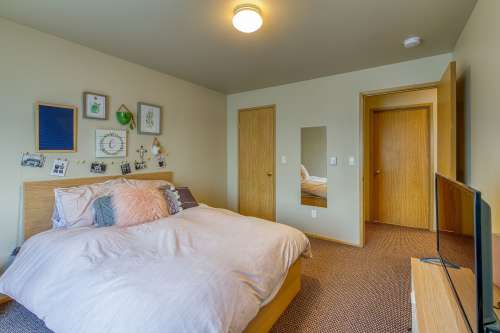 S Bed Emerald Downs Apartments 24