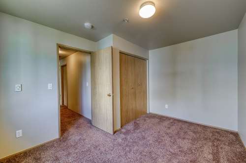S Bed Emerald Downs Apartments 18