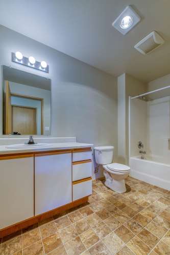 S Bed Emerald Downs Apartments 21