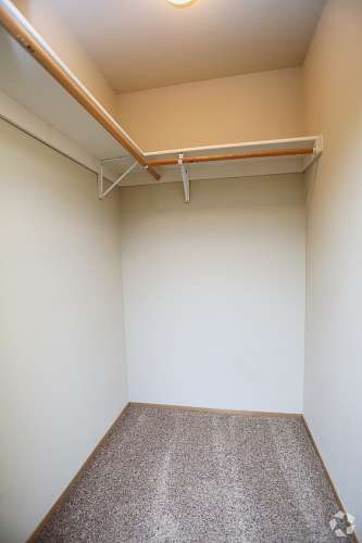S Bed Emerald Downs Apartments 36