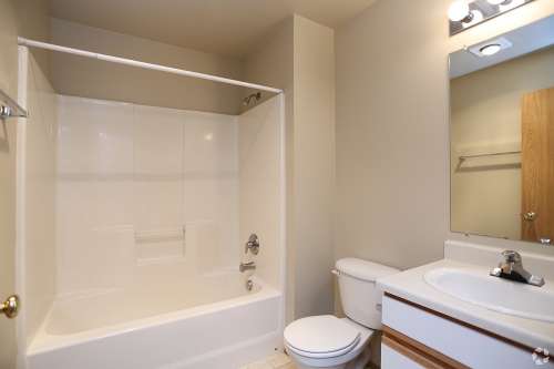 S Bed Emerald Downs Apartments 16