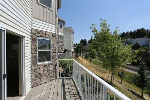 S Bed Emerald Downs Apartments 15