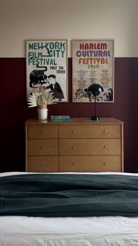 S Bed 1975 Madison Apartments 15