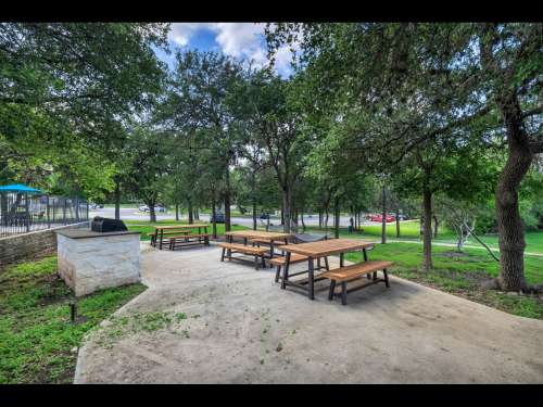 S Bed Dakota Ranch Student Apartments 2