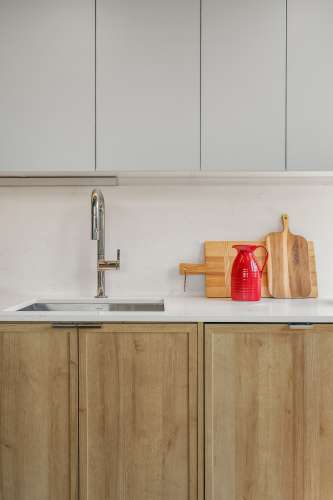 S Bed 1975 Madison Apartments 9