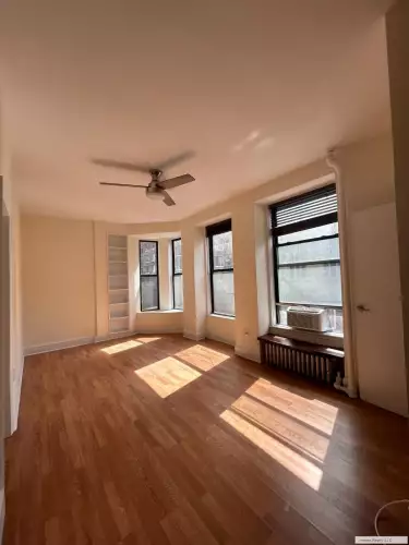2025-10/COLUMBIA-Apartment-Building-16745735.webp