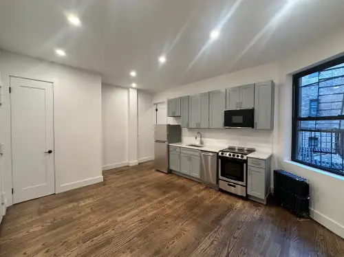 2025-10/COLUMBIA-Apartment-Building-16763787.webp