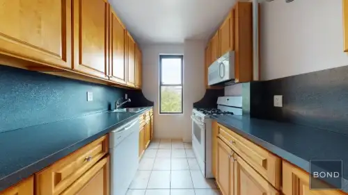 2025-10/COLUMBIA-Apartment-Building-16769064.webp