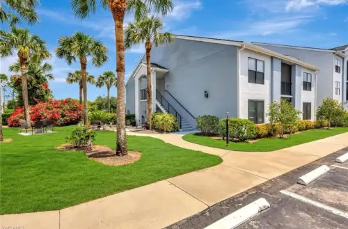 2025-10/FGCU-Apartment-Building-16780444.webp