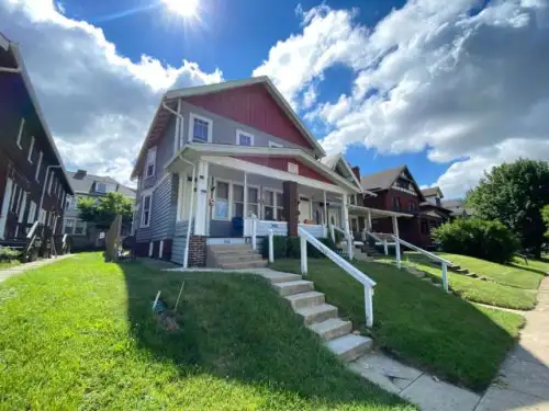 2025-10/OHIO-STATE-Apartment-Building-16761729.webp