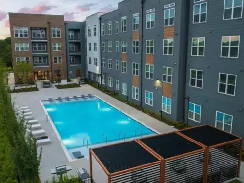 UGA-Apartment-Building-16734724.webp