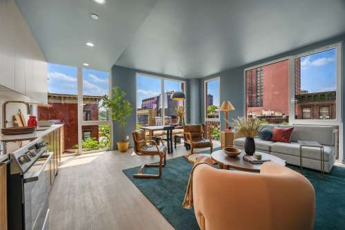 S Bed 1975 Madison Apartments 14