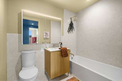 S Bed 1975 Madison Apartments 13