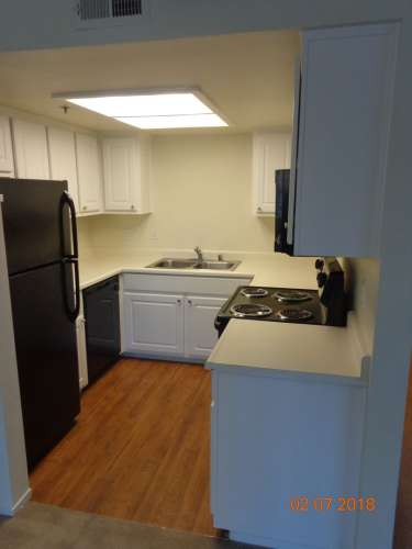 S Bed Greystone Apartments & Townhomes 129