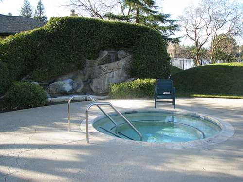 S Bed Lakeshore Apartments - Lake Views! 215