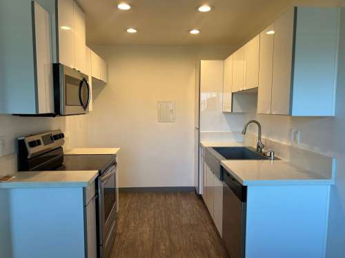 S Bed Uptown Fullerton 37