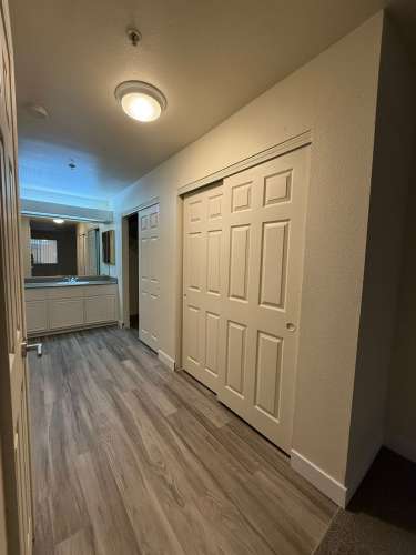 S Bed Lakeshore Apartments - Lake Views! 272