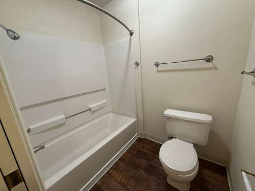 S Bed Lakeshore Apartments - Lake Views! 261