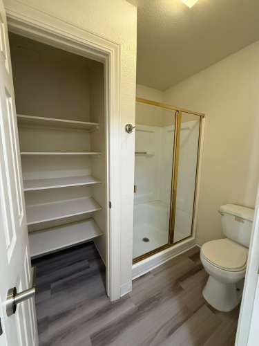 S Bed Lakeshore Apartments - Lake Views! 289