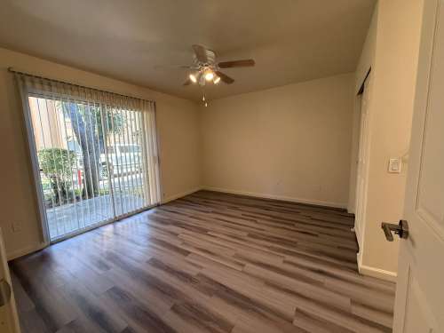 S Bed Lakeshore Apartments - Lake Views! 287