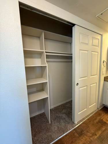 S Bed Lakeshore Apartments - Lake Views! 260