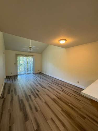 S Bed Stonegate Village Apartments & Townhomes 216