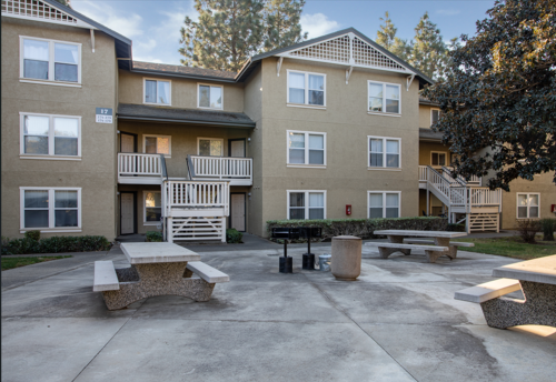 S Bed Greystone Apartments & Townhomes 109